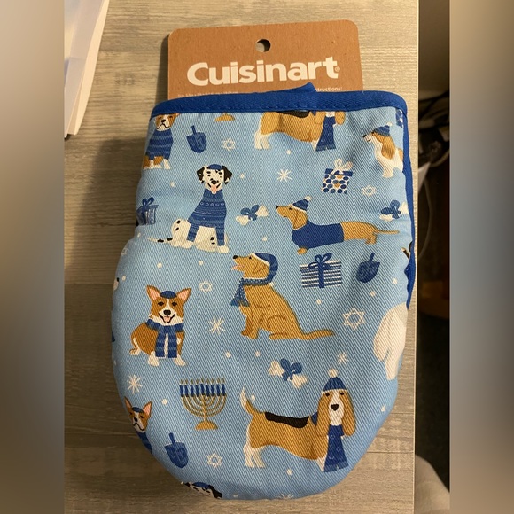 New CUISINART Dogs Menorah Dreidel HANUKKAH Set Of 2 Silicone OVEN MITTS Blue - Picture 1 of 3